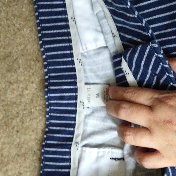 Short - Picture 2 of 3